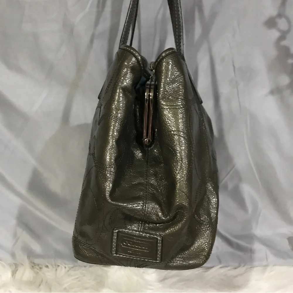 Coach Gray Patent Leather Kisslock Satchel Bag F15658
